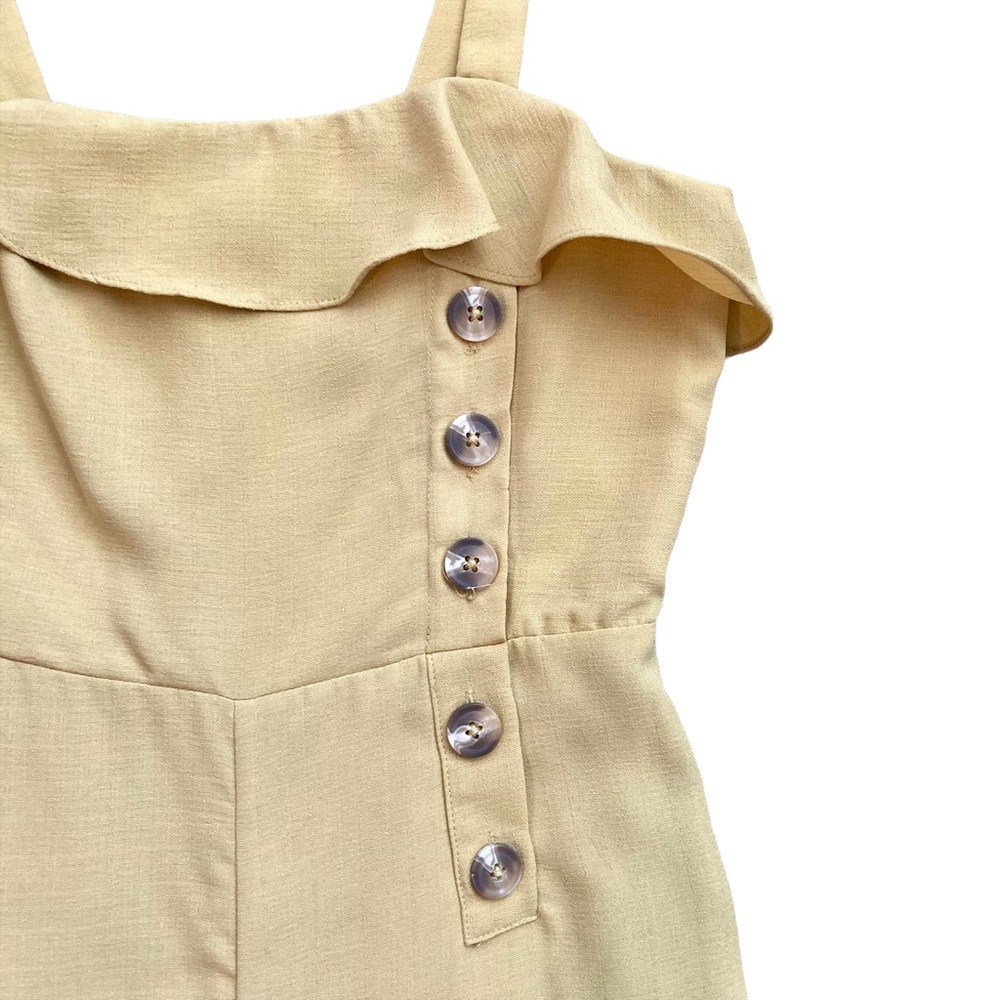 NWT essue Women’s mustard jumpsuit with straps and asymmetrical buttons - Sz S - Picture 4 of 13